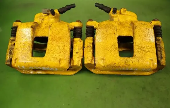 Fiat Punto (188) Front brake caliper