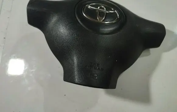 Toyota Yaris Steering wheel airbag 4513000101B0