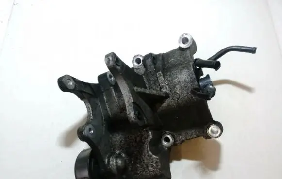 KIA Sportage Engine mounting bracket