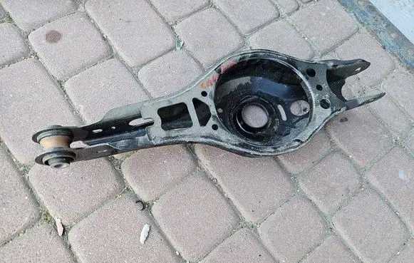 Toyota Camry VIII XV70 Rear suspension control arm OPELCZESCI.com-D46