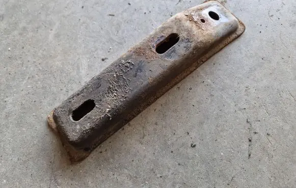 Volkswagen Golf I Engine mounting bracket 171399141