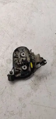 Volkswagen Caddy Sliding door lock 2K5843604