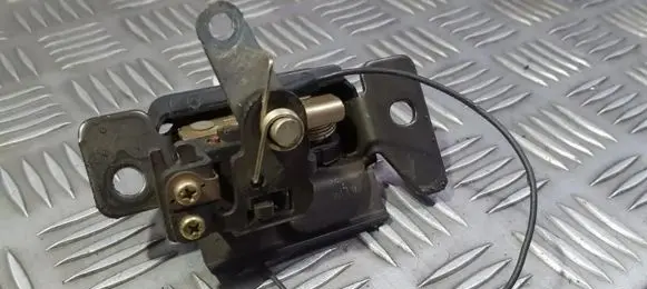 Mazda 626 Tailgate exterior lock 