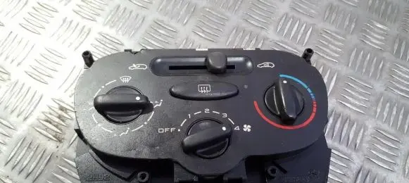 Citroen Xsara Picasso Climate control unit 85858