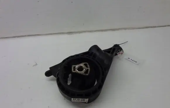Chevrolet Cruze Engine mount vacuum valve 13248609
