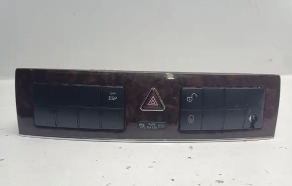 Mercedes-Benz C AMG W203 Hazard light switch 2038702510 33634902