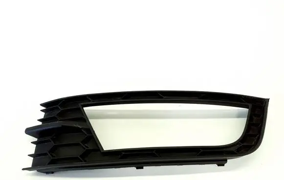 Skoda Octavia Mk3 (5E) Front grill 5E0807681