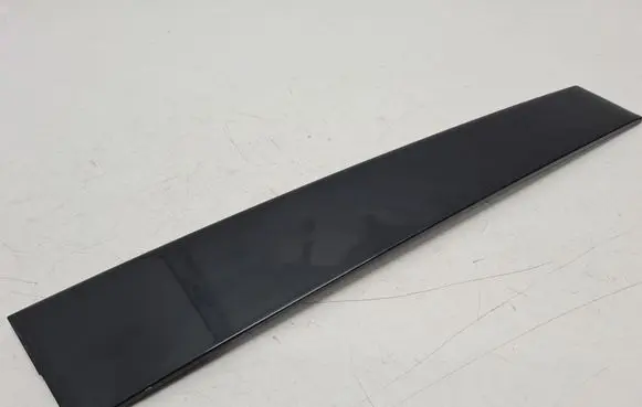 Hyundai Santa Fe Front door glass trim molding 822502W000