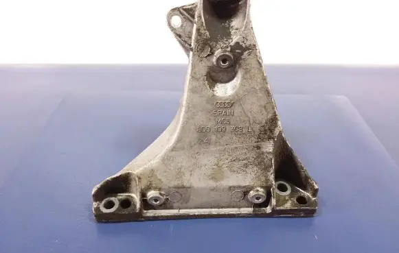 Engine mount vacuum valve