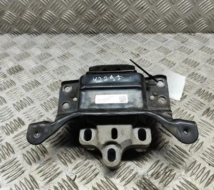Volkswagen Golf VII Engine mount bracket 5Q0199555AS