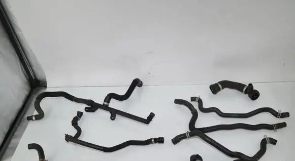 BMW 5 F10 F11 Engine coolant pipe/hose 9241360 64219241360 9170345