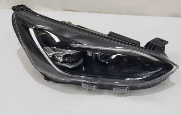 Ford Focus Headlight/headlamp JX7B13E016AE