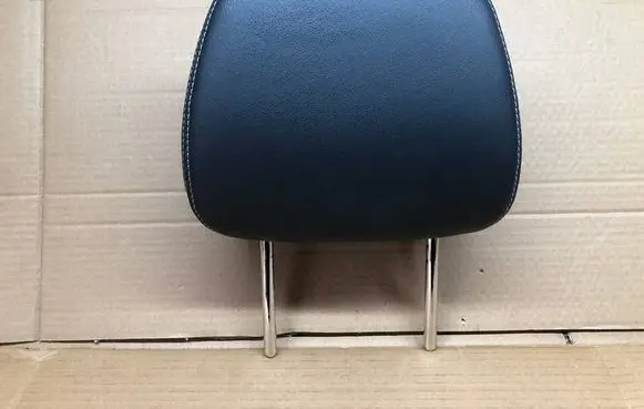 Suzuki Vitara (LY) Front seat headrest