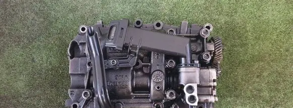 Audi A3 S3 8P Oil pump 03L115105D 03L103537