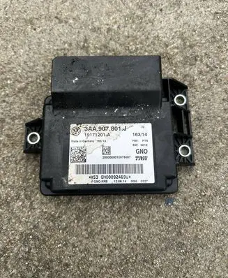 Volkswagen Tiguan Hand brake control module 3AA907801J 19171201A