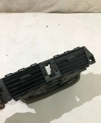 BMW 5 E60 E61 Dash center air vent grill 7009275 141218