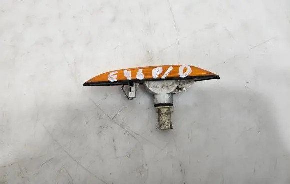BMW 3 E46 Front fender indicator light 8382104