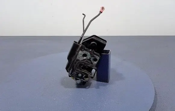 Hyundai i10 Front door lock