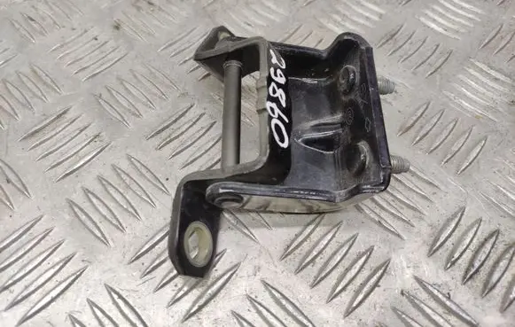 Nissan X-Trail T32 Rear door upper hinge
