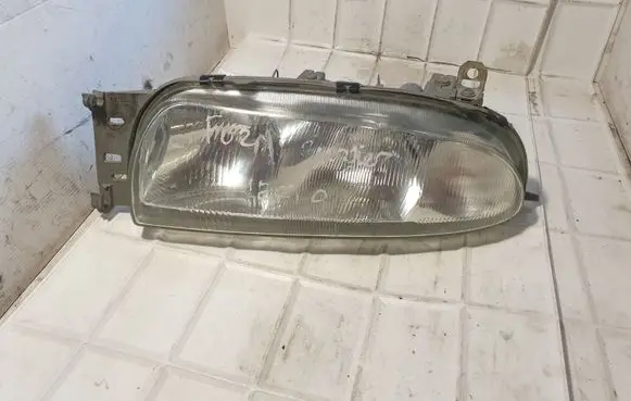 Ford Fiesta Headlight/headlamp 2090105