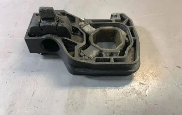 BMW 7 F01 F02 F03 F04 Radiator mount bracket 7575247