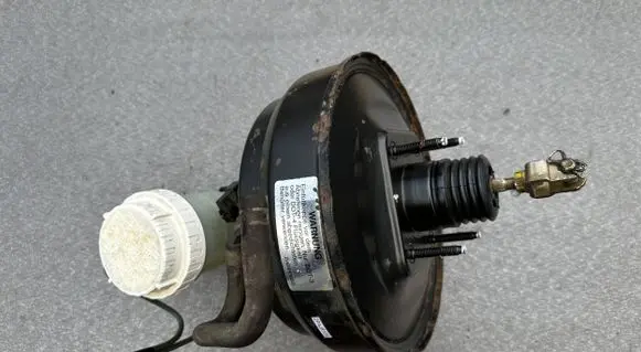 Mitsubishi Pajero Brake booster MB858850