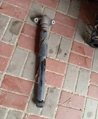 Rear shock absorber/damper