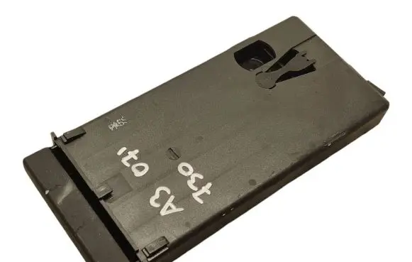 Audi A3 S3 A3 Sportback 8P Dashboard storage box/compartment 8P0941561E