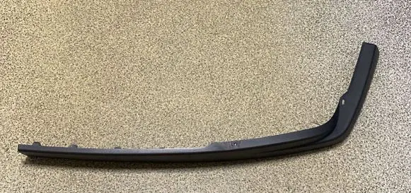 Volkswagen Golf III Front bumper lip 1H6805904A