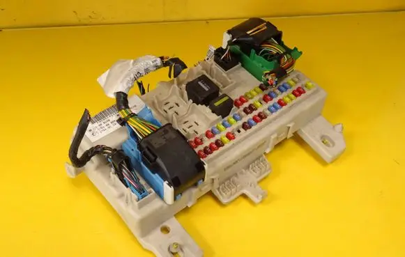 Ford Focus C-MAX Fuse module 4M5T14A073CF 4M5T-14A073-CF