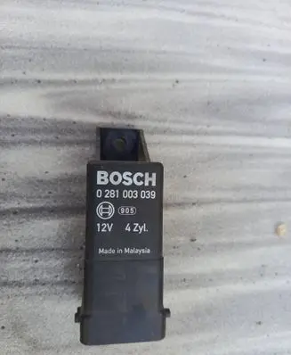 Glow plug pre-heat relay