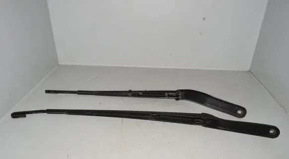 BMW X5 E53 Windshield/front glass wiper blade 8245372 7075612