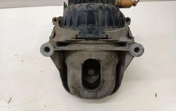Audi A4 S4 B9 Engine mount bracket