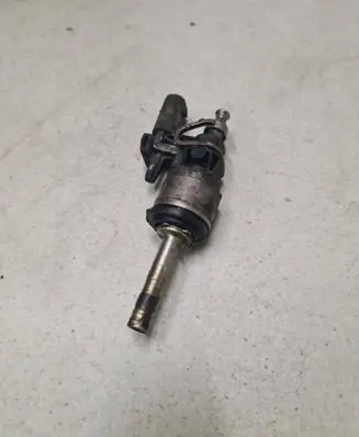 Skoda Octavia Mk4 Fuel injector 05C036 0261500443