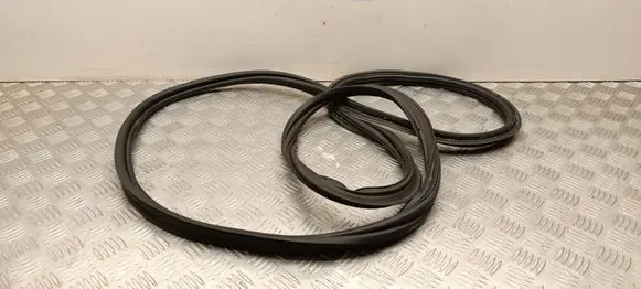 Opel Crossland X Trunk rubber seal (body) 39109213