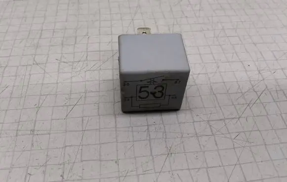 Volkswagen Transporter - Caravelle T4 Other relay 141951253B 20240072