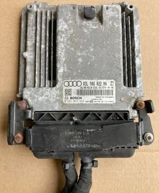 Audi A3 S3 8P Engine control unit/module 0281015824