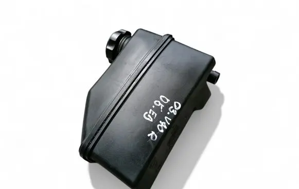 Volvo V70 Power steering fluid tank/reservoir 30665496