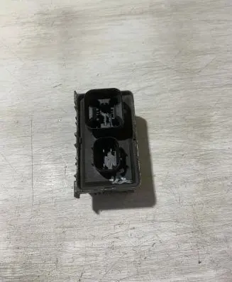 Opel Insignia A Glow plug pre-heat relay 55574293