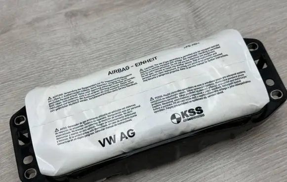 Lamborghini Urus Passenger airbag 0589P1000867 4N0880204D