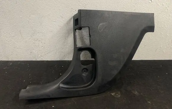 BMW 3 E90 E91 Foot area side trim 7066989 11242010