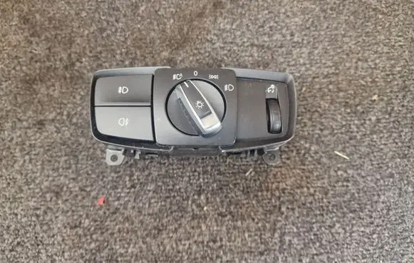 BMW 2 F46 Light switch 9390202