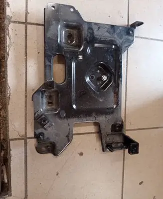 Hyundai Tucson IV NX4 Battery tray 