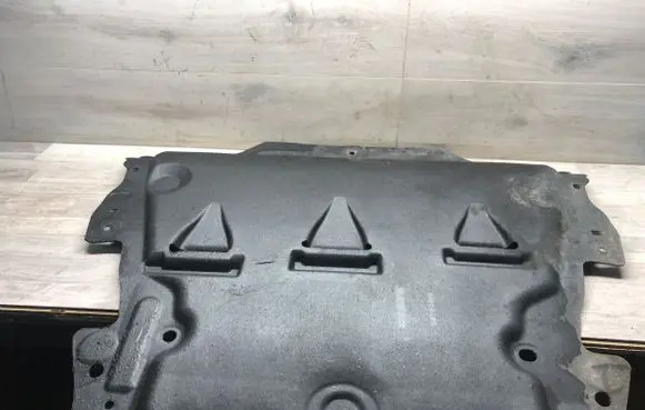 Volvo XC70 Engine splash shield/under tray PPETGF27 R4ZQA