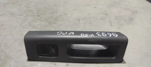 Volvo V50 Electric window control switch 8679477 3865