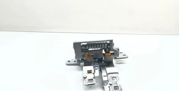 Tailgate/trunk/boot hinge