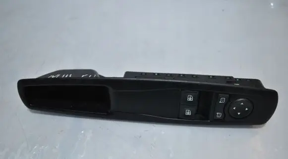 Renault Megane III Electric window control switch 809610014R