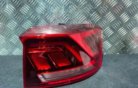 Volkswagen T-Roc Rear/tail lights 2GA945096