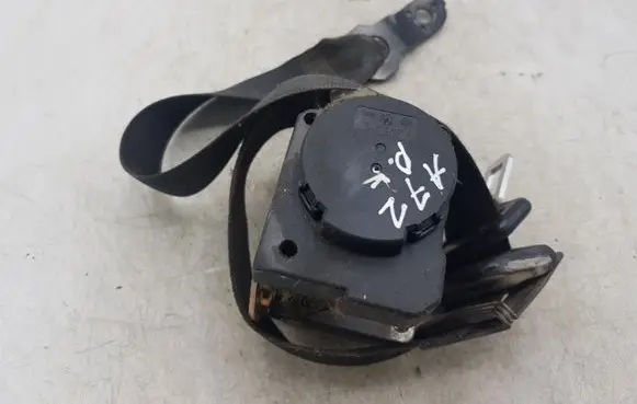 Mercedes-Benz C W203 Front seatbelt 33015929C