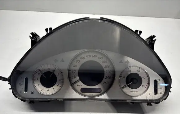 Mercedes-Benz E W211 Speedometer (instrument cluster) A2115405711